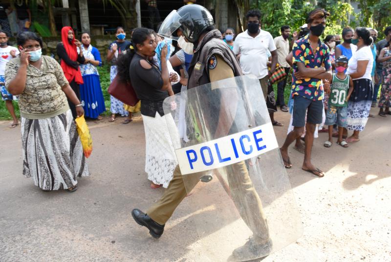 Sri lankan policeman