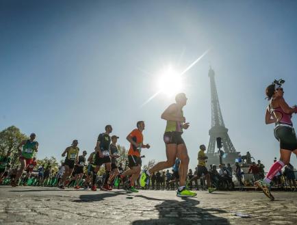 paris runners with Eiffel tower in background